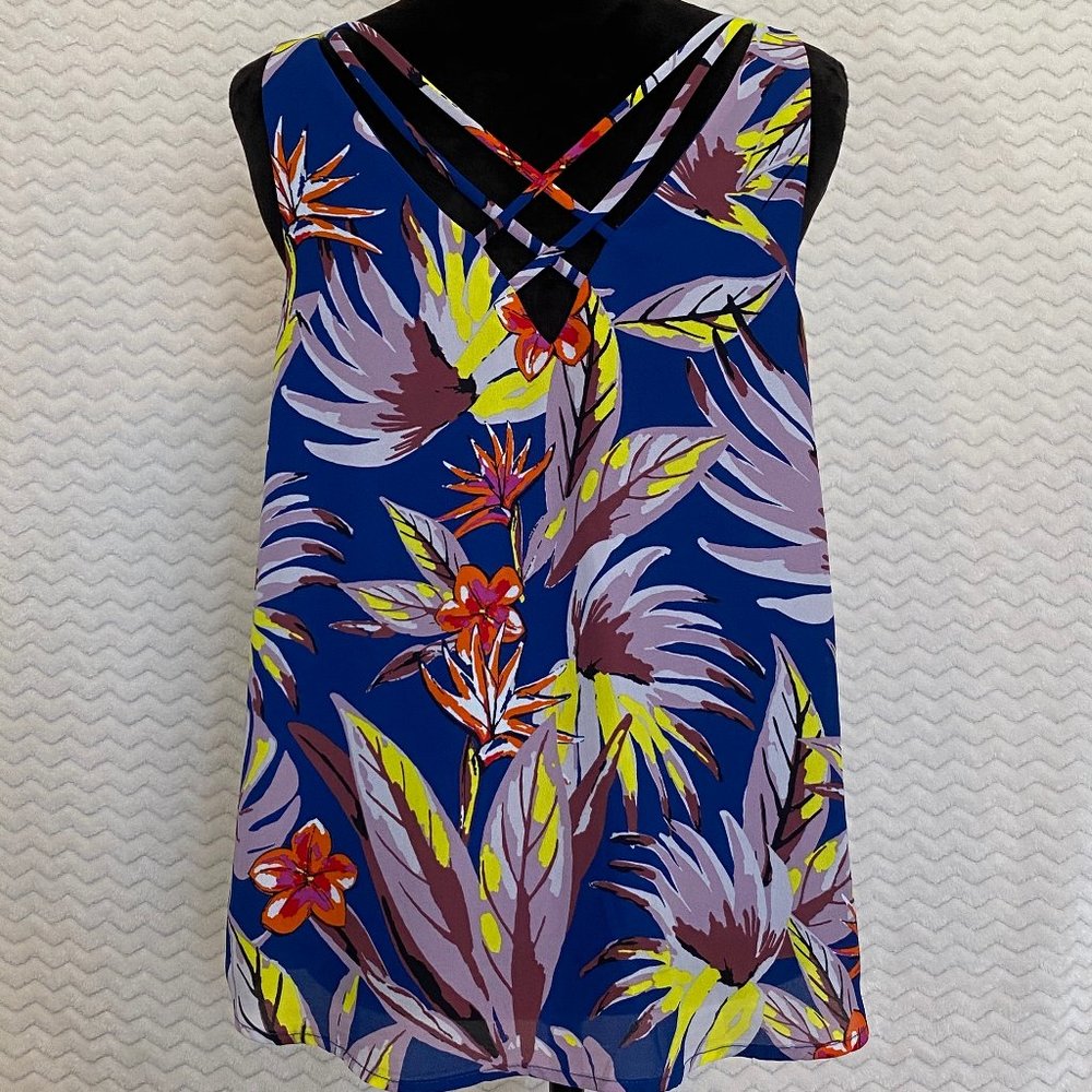 NWT Renee C Caril Back Detail Top - Medium